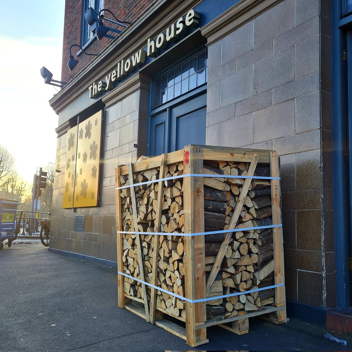 Early morning delivery of logs for our woodburning stove in the bar, for cosy evenings with friends and family 

#logs #woodburningstove #woodburner #woodburning #stove #cosy #snug #hygge #Theyellowhouse #bar #restaurant