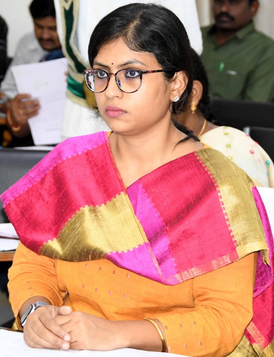 Collector_ADB's tweet photo. స్పెషల్ సమ్మరీ రివిజన్ 2023 పై
తెలంగాణ ప్రధాన ఎన్నికల అధికారి వికాస్ రాజ్ నిర్వహించిన వీడియో కాన్ఫరెన్స్ లో పాల్గొన్న జిల్లా కలెక్టర్ సిక్తా పట్నాయక్,అదనపు కలెక్టర్ ఎన్.నటరాజ్,TWSDC &amp; ERO వెంకటేశ్వర్లు,తదితరులు
@SpokespersonECI
@ECISVEEP
@CEO_Telangana
#cometogether #IRegister https://t.co/llwEfmRIx6