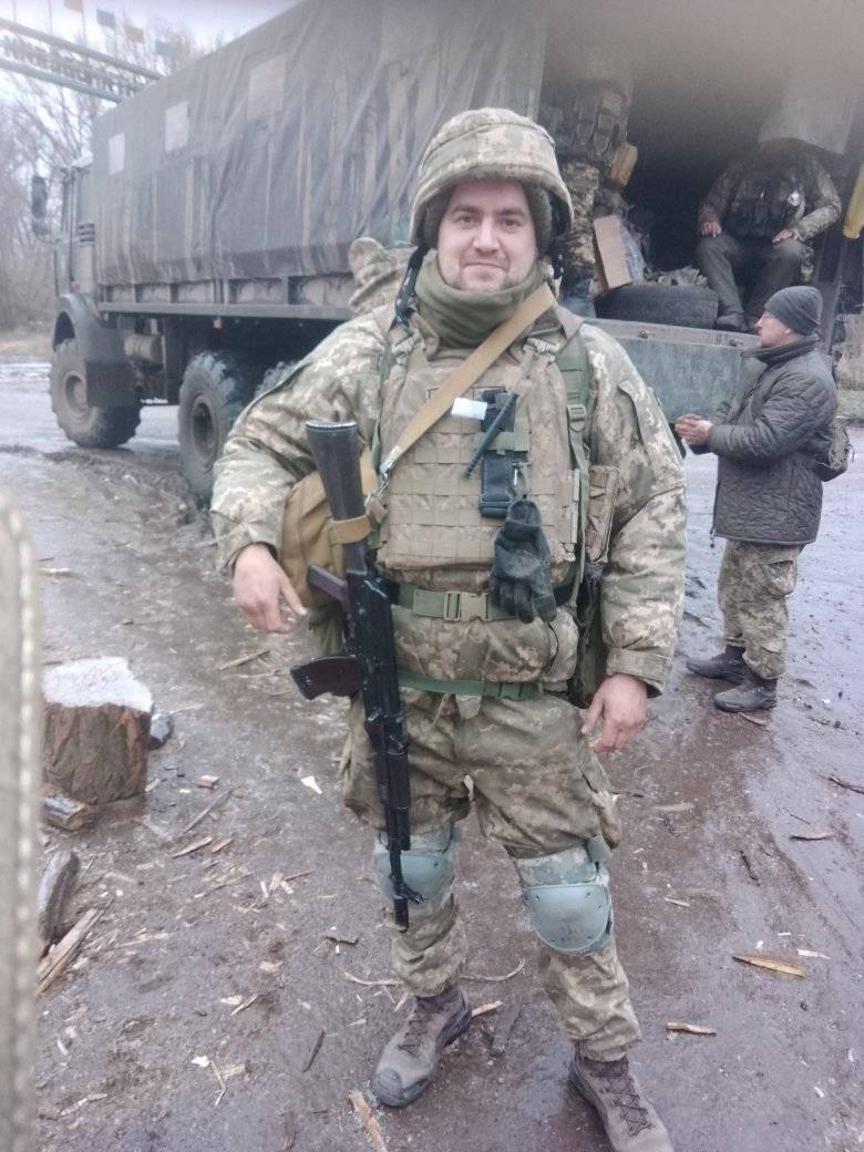 Shtirlitz53's tweet photo. Український воїн до виходу на позиції у Бахмуті та через 5 днів після. Слава воїнам України 🇺🇦
https://t.co/GLExONwd4u https://t.co/8By12ixgWR