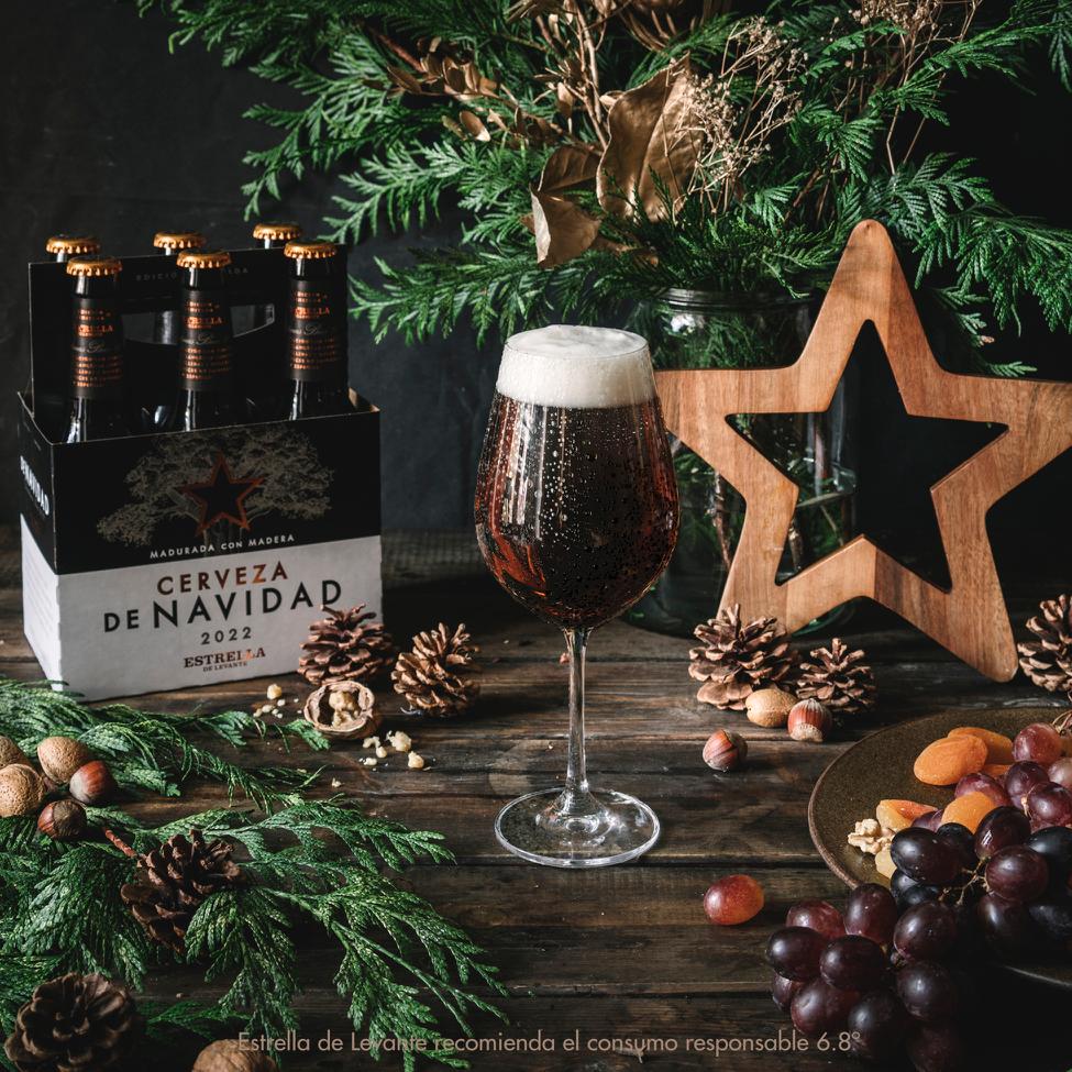 🍻 Descubre la ‘Cerveza de #Navidad’ de <a href="/estrellalevante/">Estrella de Levante</a>.

📍 Se venderá de forma benéfica en los mercadillos de #Murcia, en la Plaza Circular, y en #Cartagena, Plaza Mayor en el Puerto.

➕ Información en #ÉliteMurcia: elitemurcia.es/descubre-la-ce…