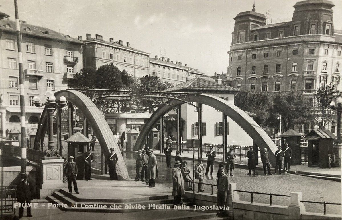 Pillandia's tweet photo. HU - Fiume, 1935. év. Híd a Recsina folyón az Olaszországhoz és a Jugoszláv királysághoz tartozó városrész között.
IT - Fiume, 1935. Ponte sul Fiume Eneo e confine tra Italia e Iugoslavia.
https://t.co/HsmAQJaN5l
#Eneo #Rječina #Recsina #Flaum #Fiume #Italy #Yugoslavia https://t.co/VaxYnYKRxX