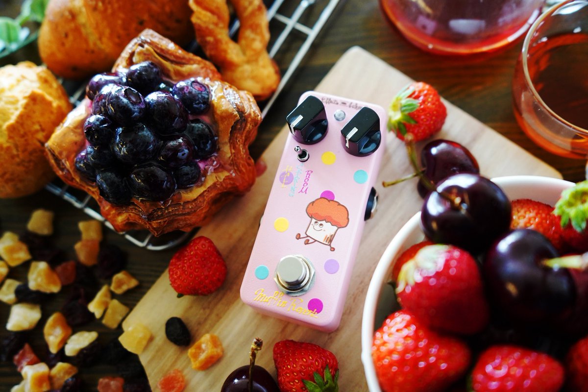 UsaBakery's tweet photo. All of these and moar freshly baked and just arrived in the USA for the holiday season! Perfect gifts for your musician friends with most under $50. Check it at our webshop!
https://t.co/K1DPxULUnx
#effectsbakery #bigkatsu #muffinreverb #frenchbreaddelay #bageloverdrive #yes https://t.co/i6Xq2FrCCf