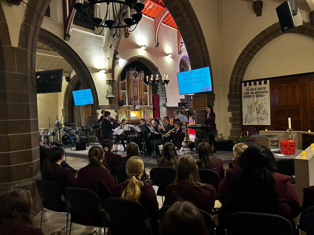 byrchall's tweet photo. The Christmas Carol service last night was a great way to see in the festive period. Thank you to all staff and students who took part and to those who attended! #teambyrchall #byrchallhighschool #byrchall #christmascarols #carolservice https://t.co/aKnFDTRKKk