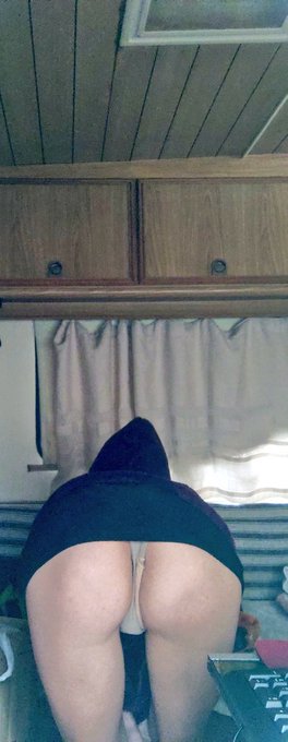 Feliz #merculed&igrave; os gusta il m&iacute;o&iquest; mejor sin braguitas verdad? 🤭🤭😈👇👇 Para estar m&aacute;s cerca de mi😉 https://t<a href="/tag/merculed%C3%AC"class="tags">#merculed&igrave;</a><a href="/tag/milf"class="tags"><span>#milf</span></a><a href="/tag/sinfiltros"class="tags"><span>#sinfiltros</span></a><a href="/tag/almasol12"class="tags"><span>#almasol12</span></a><a href="/tag/mimileon_pareja"class="tags"><span>#mimileon_pareja</span></a>