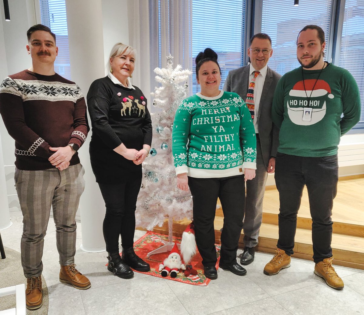 Joulunajan palveluajat ja poikkeukset aukiolossa:
23.12. pe klo 8-16
24.-26.12. olemme kiinni ja rauhoitumme joulunviettoon.

Hätäpalvelumme on avoinna 24h/vrk ja auttaa kiireellisissä hätätapauksissa numerossa +358 800 04531.