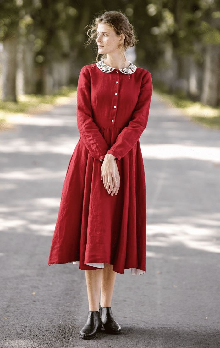 Rekomendasi dress natal nih. Bisa banget natal tahun ini pake tema-tema cottagecore vintage. Terus sepatunya pake docmart, ankle boots atau loafers. 🥺💚

CUMA 25K dapet dress yang anti pasaran huhu.