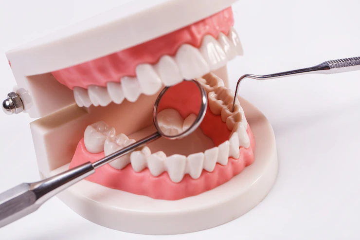 DentistryCase's tweet photo. Signs and symptoms of mouth cancer may include:
•A lip or mouth sore that doesn't heal
•A white or reddish patch inside your mouth
•Loose teeth
•A growth or lump inside your mouth
•Mouth pain
•Ear pain
•Difficult or painful swallowing
Visit: https://t.co/7MZqaCDBX2 https://t.co/ZKklUyhpZ7