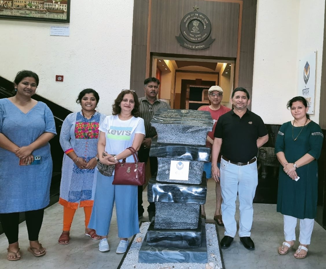 MuseumGoa's tweet photo. Shri. Anand Gokhale, Joint Commissioner, GST Audit - I, Mumbai visited the Museum today along with friends. https://t.co/PXK8VGKB1b