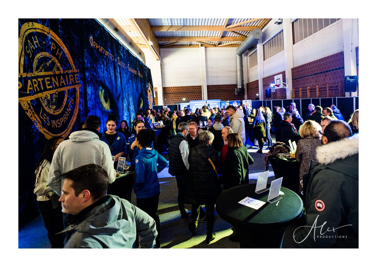 SaintAmandHand's tweet photo. 🏆SAHPH-BBH
Retour en images sur la soirée après la victoire contre @BBH_Officiel. 🤩
Un grand merci à notre parrain du match Laminés Marchands Européens, au Lycée de la Providence à Orchies et Tracy pour le show ! 
📅Prochain rdv à domicile, le 4 janvier contre @ogcnicehb. https://t.co/QWorCsvBzE