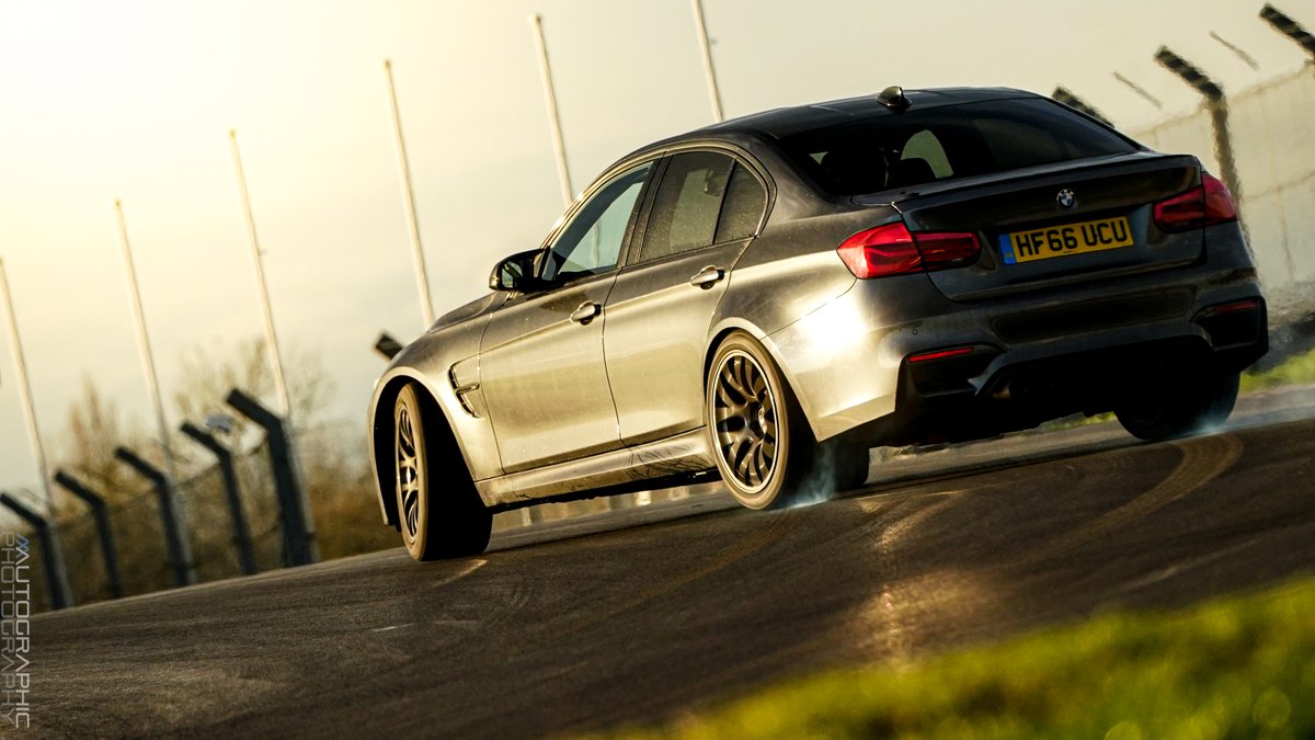 lee_marshall's tweet photo. Drifting on the fresh asphalt at Donington Park.
Shot on Sony Alpha A9 + 100-400mm GMaster
#bmwm3 #drifting #oversteer #doningtonpark #m3 #trackday #goldenhour #winter #sonyalpha #sonyalphaa9 #alphaa9 #automotivephotographer #automotive #motorsport https://t.co/6OzCouoVMU