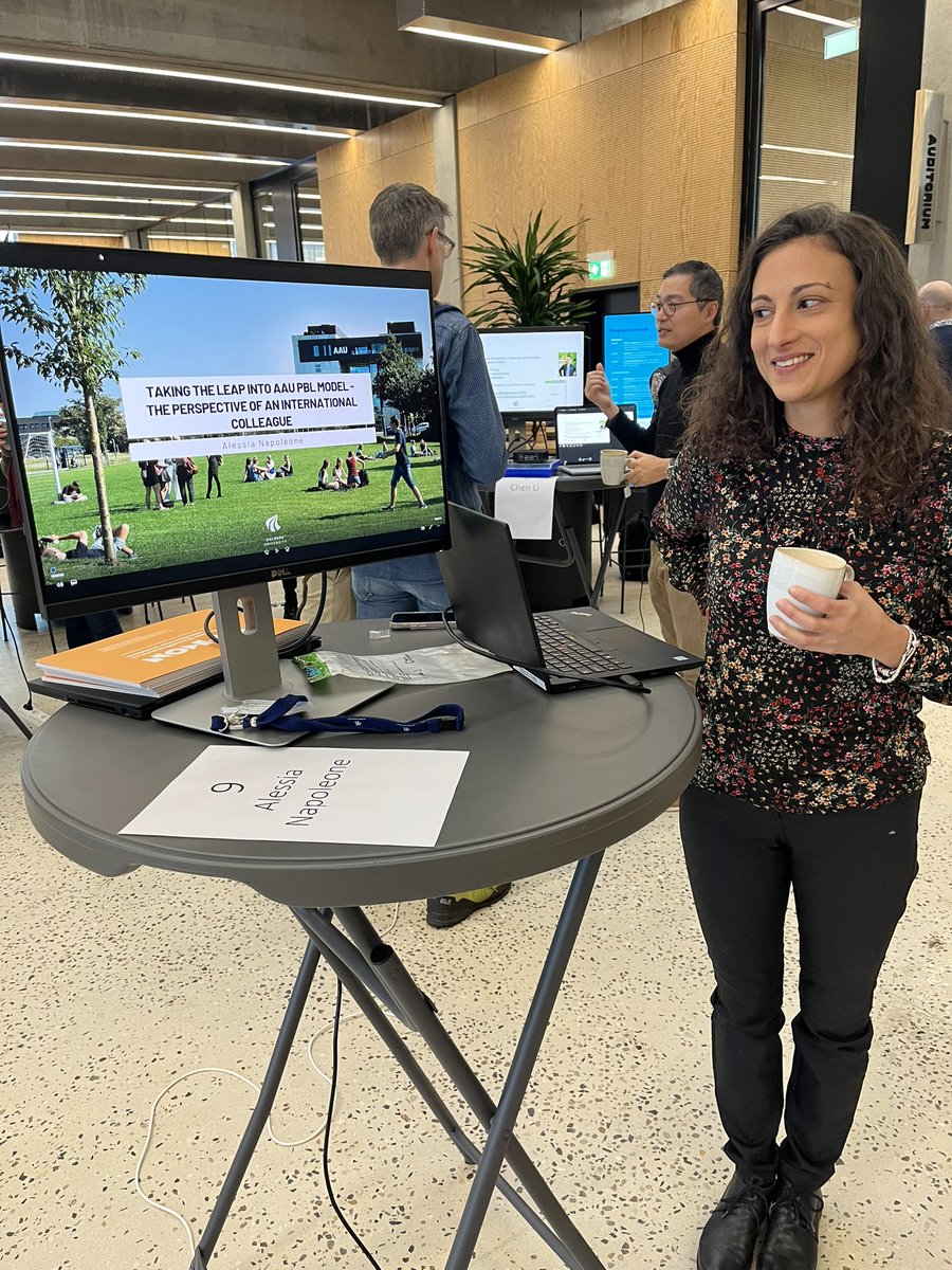 Taking a leap into AAU PBL 💪🏻 <a href="/Alessia_Napo_/">Alessia Napoleone</a> presenting experience with supervision and teaching at AAU with an international background 🇩🇰🇮🇹