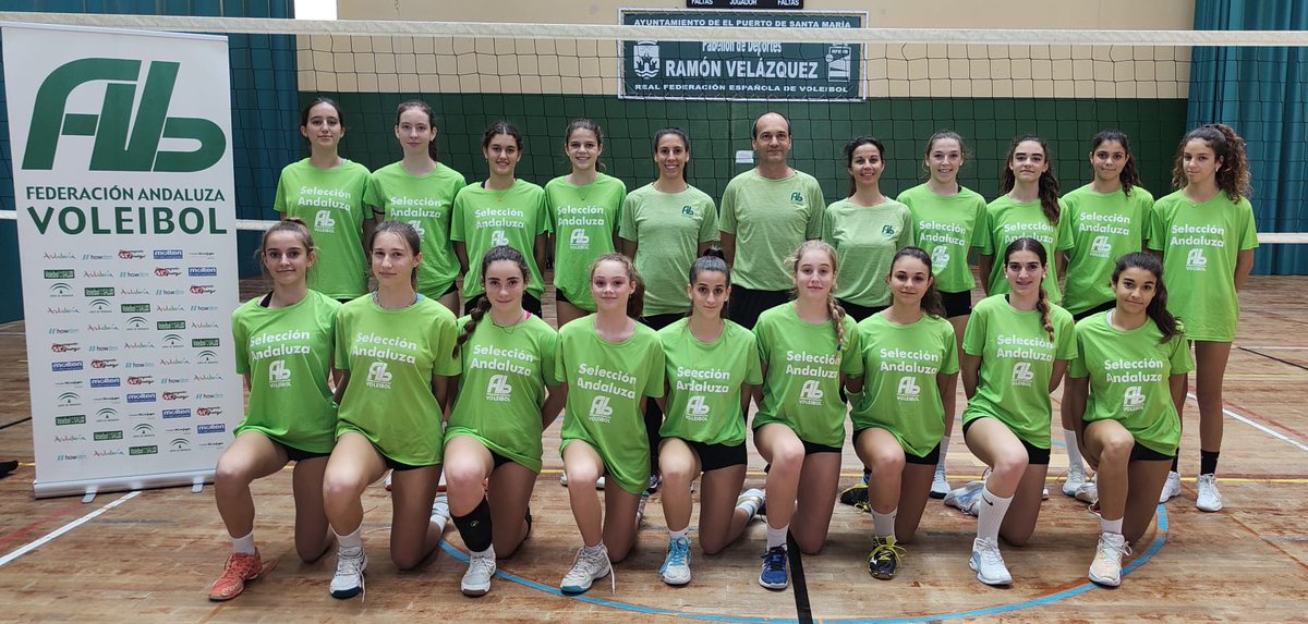 FAVB_'s tweet photo. Finalizada la concentración de las Selecciones Andaluzas de Voleibol en su preparación para acudir al Campeonato de España de Selecciones Autonómicas 2023
En la misma pudimos contar con la presencia de nuestro amigo David Diaz
@DeporteAND 
@SuperVoleySpain 
@TodovoleySpain https://t.co/3WA3sGPCKP