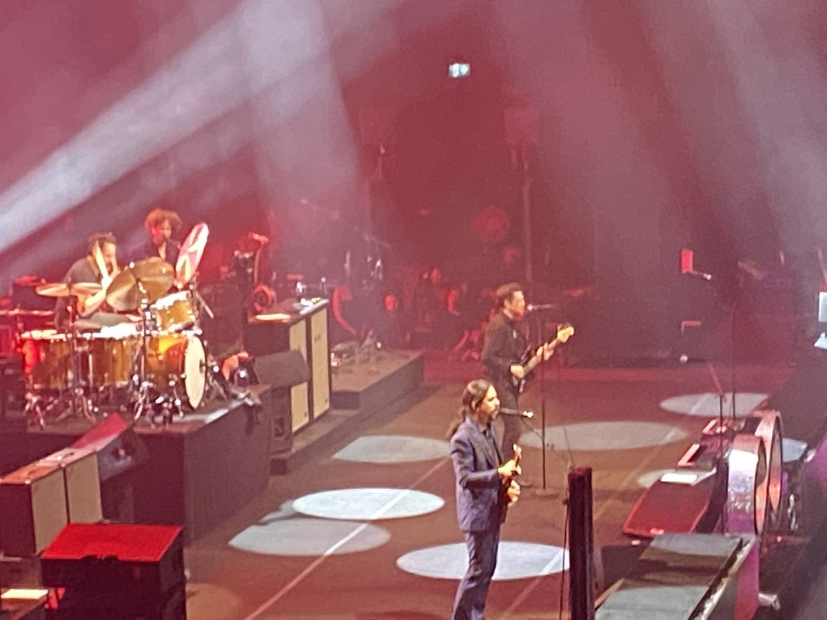 Been to lots of gigs - lots of great frontmen - not sure I’ve seen better than this bloke since the late Michael Hutchence…B Flowers 3 votes