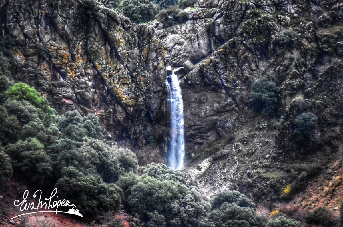 #Miércoles ☔🍂
#photooftheday #Diciembre #otoño #lluvia #agua #cascada #naturaleza #SaltoDeAgua #campo #paisaje #landscape #fotografía #LaColmenilla #ValdepeñasDeJaén #Frailes #JaénParaísoInterior #Jaén #Andalucía