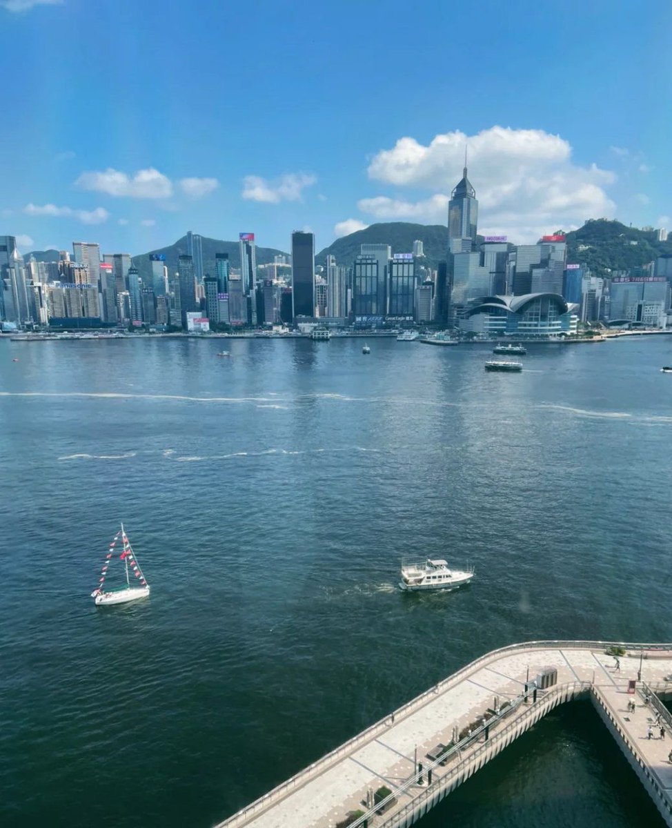 ynh11519047's tweet photo. Look at the scenery, drink afternoon tea, like this quiet life. https://t.co/Ep2JdeBUhs