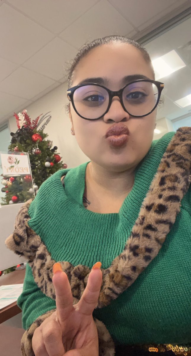 msfry_dumplin's tweet photo. Ugly Sweater Day #workfiles https://t.co/e1bbdTPHHS