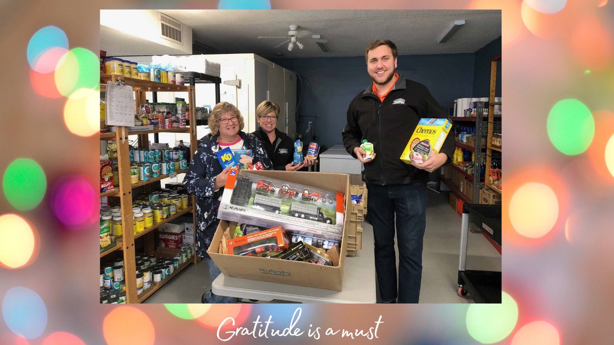 RobertsEquip_'s tweet image. We delivered over 80lbs of food to the #MountForest Community Pantry along with our toy donation!😊 #RFE #StrongerTogether #GivingBack