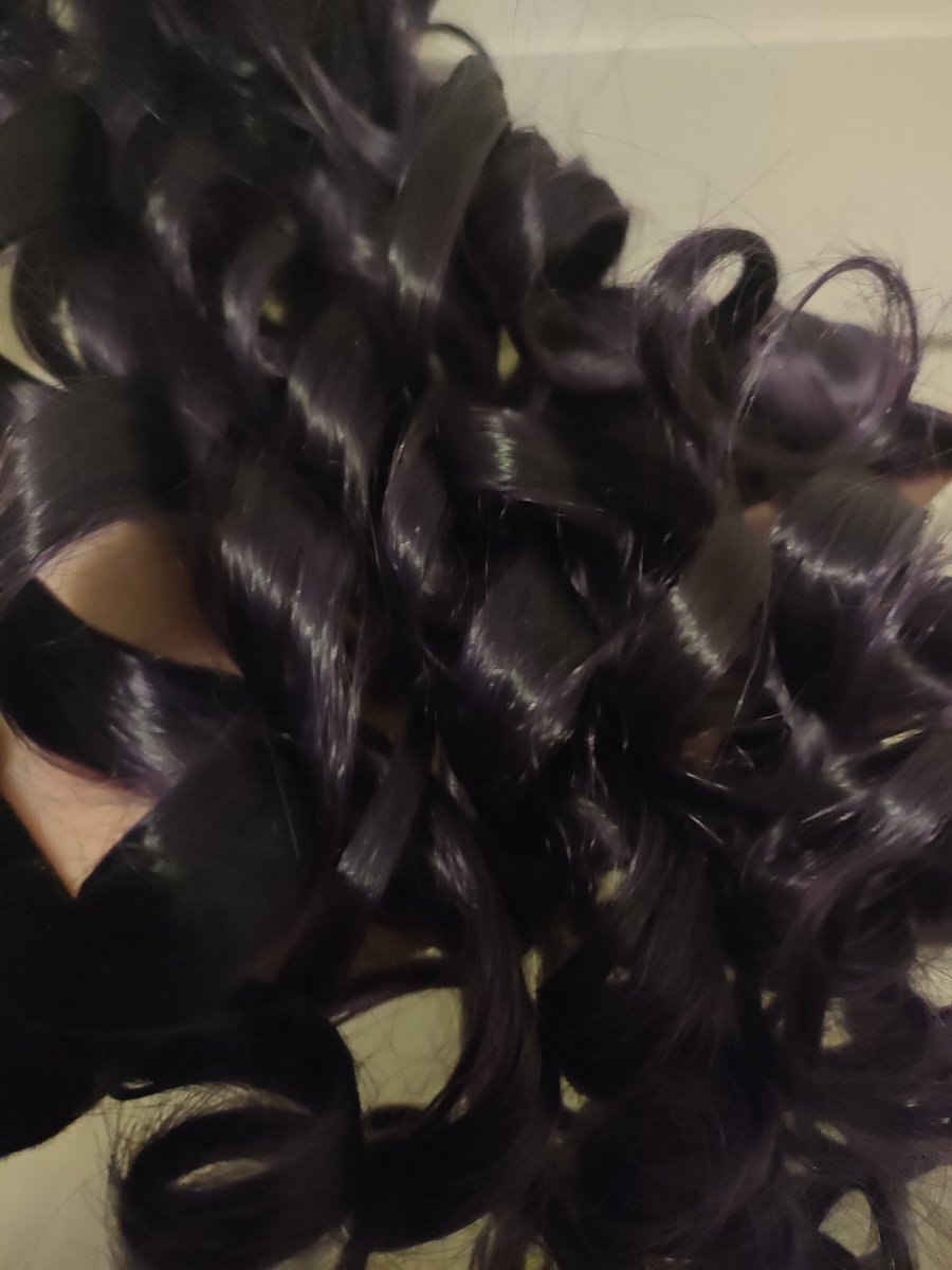 hwaaki_'s tweet photo. I accidentally made my Mafuyu Asahina wig WAY TOO CURLY

2 years of cosplaying and I learnt NOTHING lol https://t.co/3m9aWCSP0T