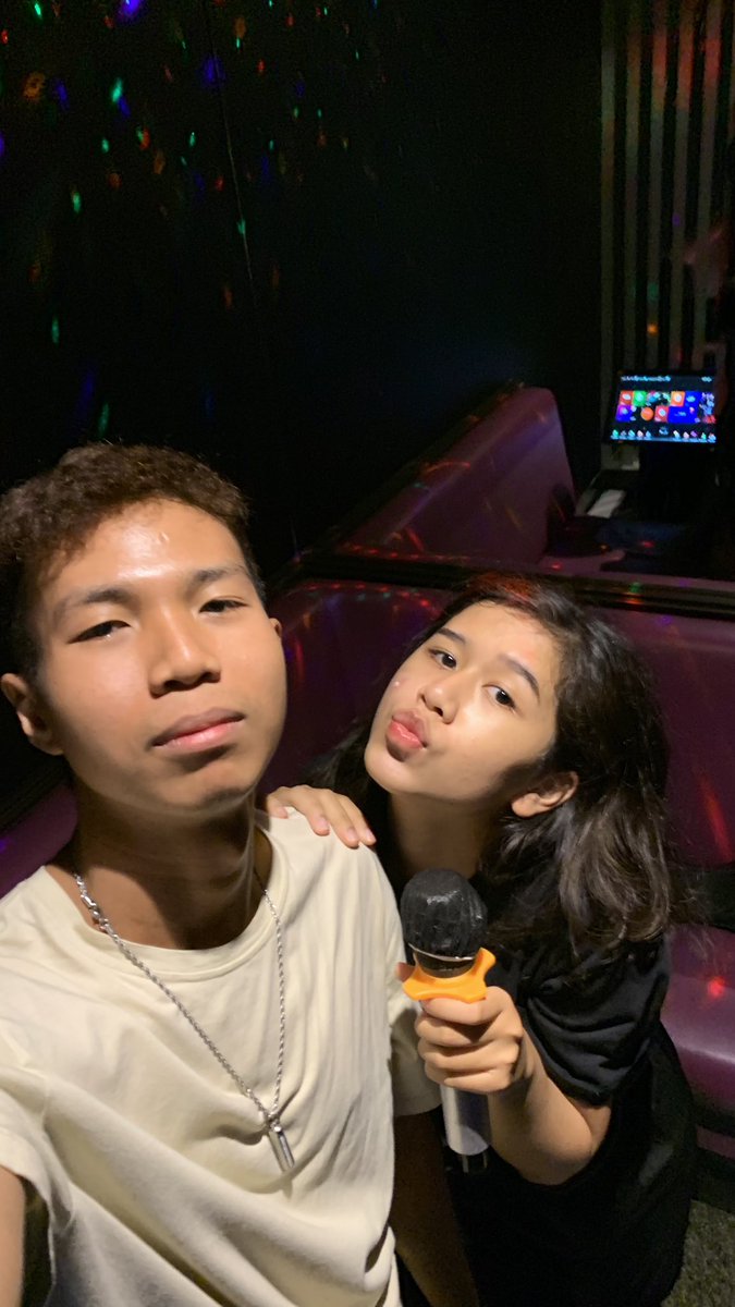 owlagasm's tweet photo. I hardly believe in platonic friendship —everyone need at least one maesa in their life. no romantic feelings—but genuinely bonding as bestfriend (i hope he do not see this coz im a gengsi a$$ b!tj) https://t.co/HpVrOhUu6A