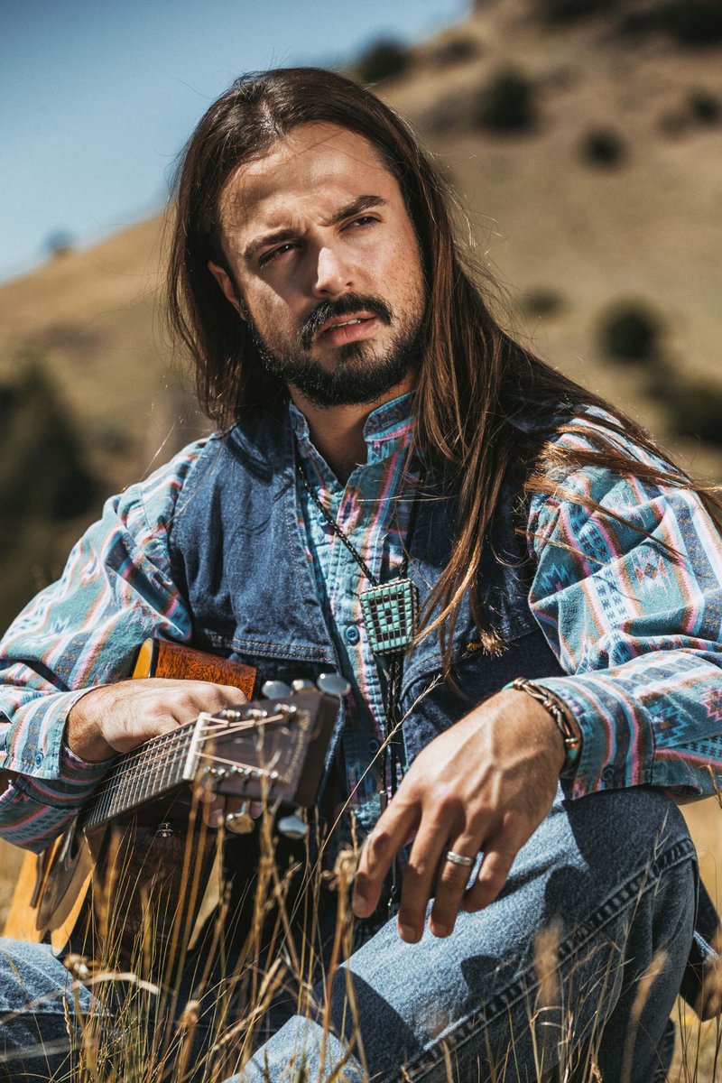 #CFF2023: Artists' Spotlight: IAN MUNSICK
Country Fan Fest is excited to welcome Ian Munsick to the Main Stage the summer of 2023. Learn more about Ian Munsick on Country Fan Fest's Blog.
✨Presented by Chartway @chartwayfcu countryfanfest.com/post/cff2023-a…