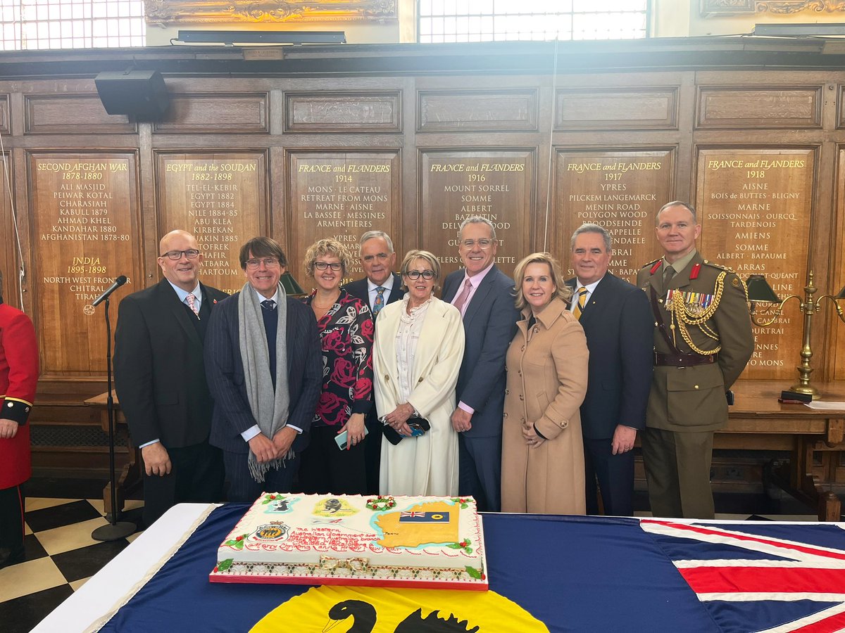 wagoeurope's tweet photo. It was an honour to present this year’s Christmas cake to @RHChelsea. Commencing in 1949, this tradition celebrates the strong relationships between Australia and the UK and provides us the opportunity to recognise the sacrifice that service personnel make.@RBKCMayor @DefenceAust https://t.co/V30qZ4H4ks