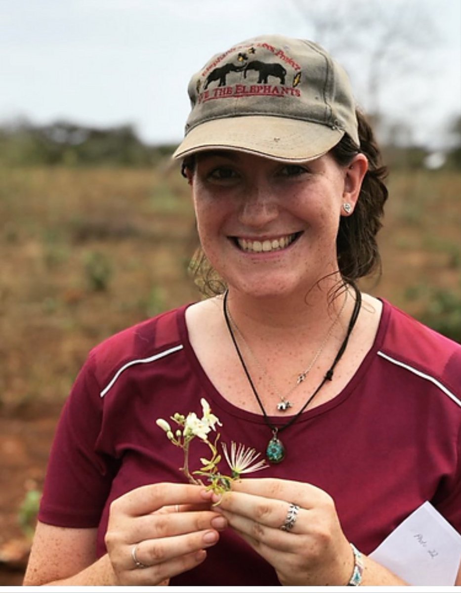DaraStanley's tweet image. A huge congratulations to the wonderful @aoreilly28 who successfully defended her PhD today. Alison has been working on bees and pesticides, from the field to the lab, at @ucdagfood, @_Rosemount and @UCDEarth as part of @SUSPOLL_ire. Very well deserved! #proudsupervisor
