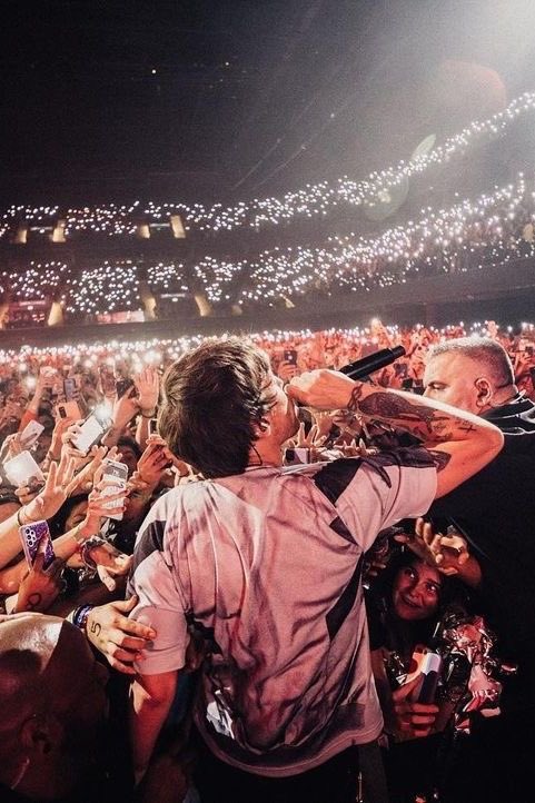 lwcbwcispllll's tweet photo. Once In A Lifetime

Larry smau

Harry Styles is the winner of BBC Radio’s ticket giveaway to see his favourite artist, Louis Tomlinson. He is over the moon but will one drunken night jeopardise his chances of love? Or change it for the better? https://t.co/pJa1dW1L35
