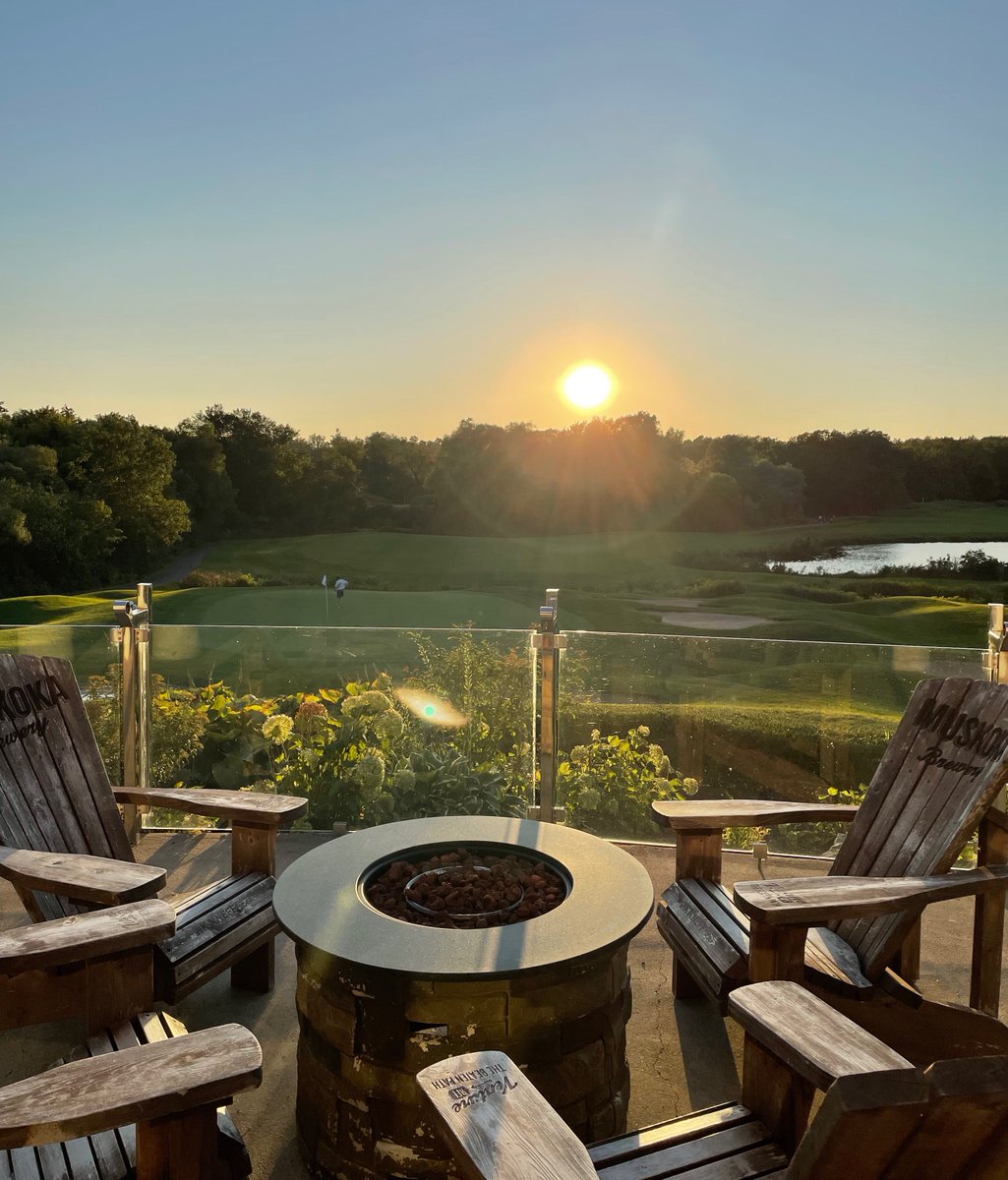 One day we will get back to this. 😍

Sunset views at @royalontariogolfclub