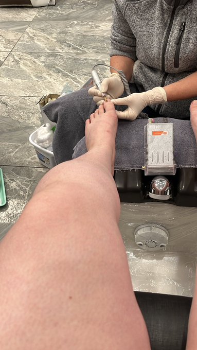 Wedding nails and toes &hellip; I wonder if they&rsquo;re any good foot fetish boys out there for me https://t.co<a href="/tag/manyvids"class="tags"><span>#manyvids</span></a>