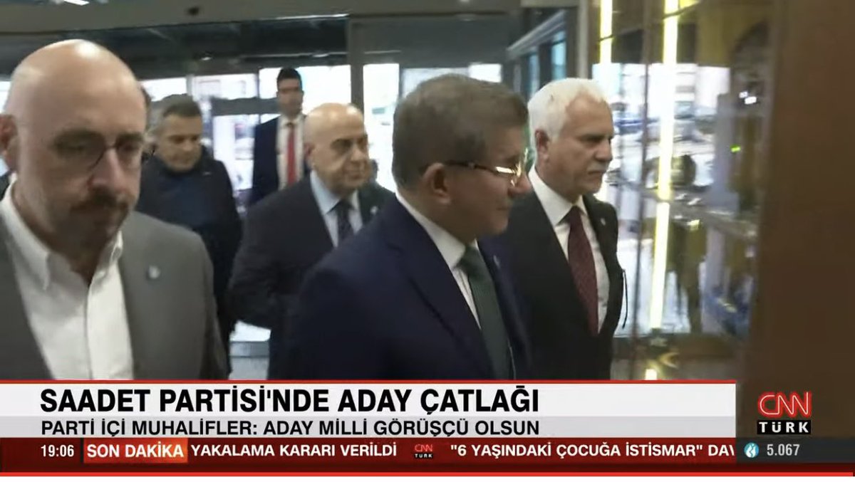 İstanbul ‘da yer gök inlerken şu an yayın👇😀