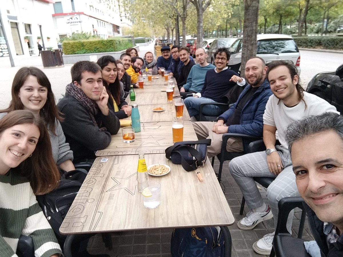 Ismael_Ferguis's tweet photo. Is there a better way to start this account than sharing with you my scientist family? #ABX3Lab :) https://t.co/hLmo2JWhq9
