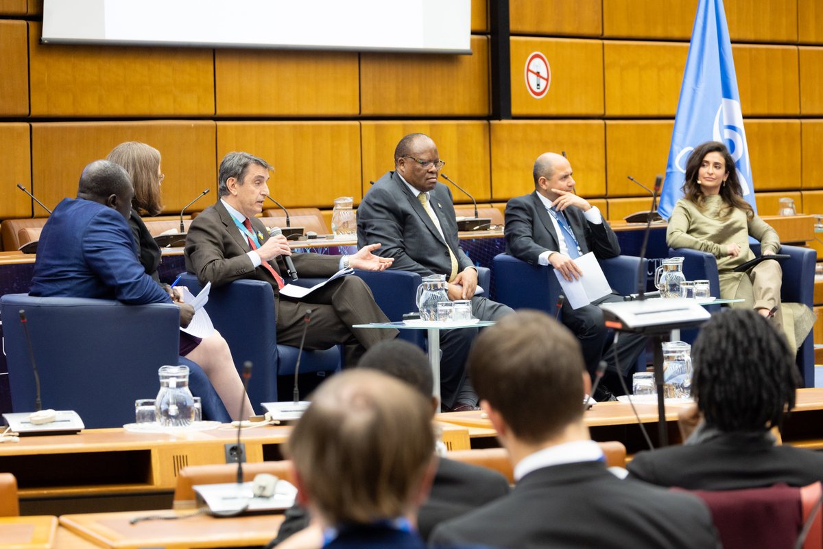 CTBTO's tweet photo. “As we enter the new year, we'll continue to focus on #CTBT's universalisation &amp; entry into force. I'm hopeful through dialogue we can chart a path forward together," @_RobFloyd. 
Read about our 3rd successful &amp; dynamic Science Diplomacy Symposium.⤵️ #SDS3
https://t.co/hHiyLd3ThJ https://t.co/oU5O44U11f