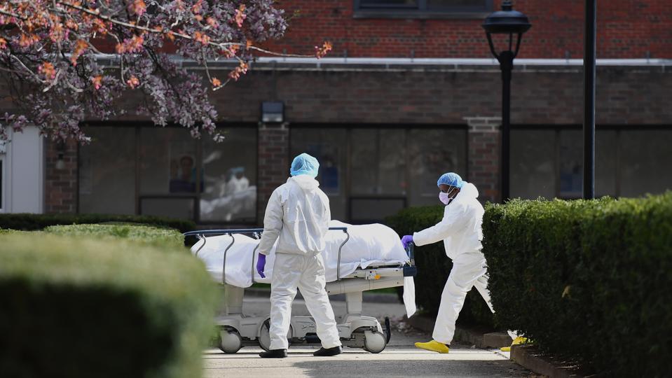 Forbes's tweet photo. Global Covid Death Toll May Be Nearly Three Times Higher—15 Million—Than Official Records, WHO Says https://t.co/Tc2eH2TmA1 https://t.co/MoMaEpjMZF