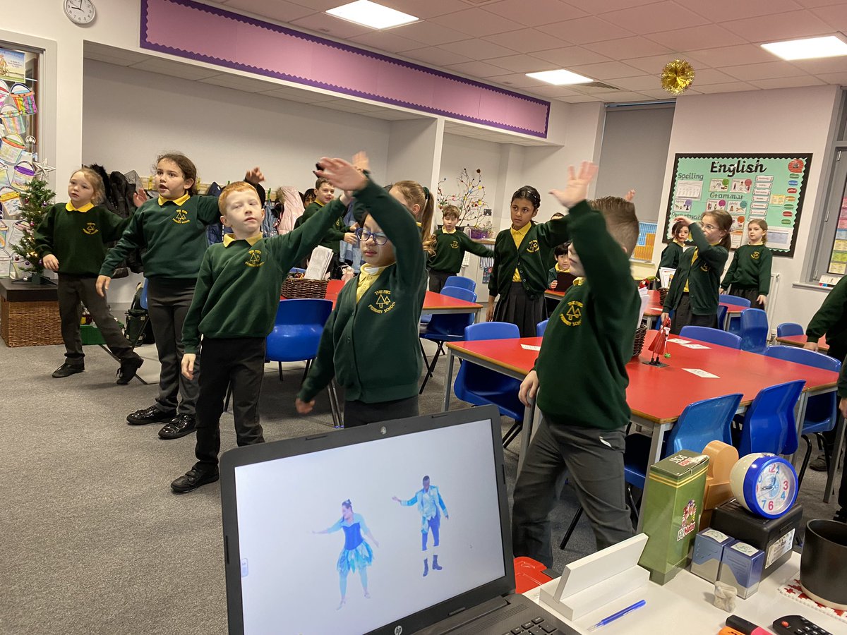 firsprimarysale's tweet image. There’s only one @5adayfitness warm up we can do today!! 🥶🥶🥶 #activefirs #Y4Poplar