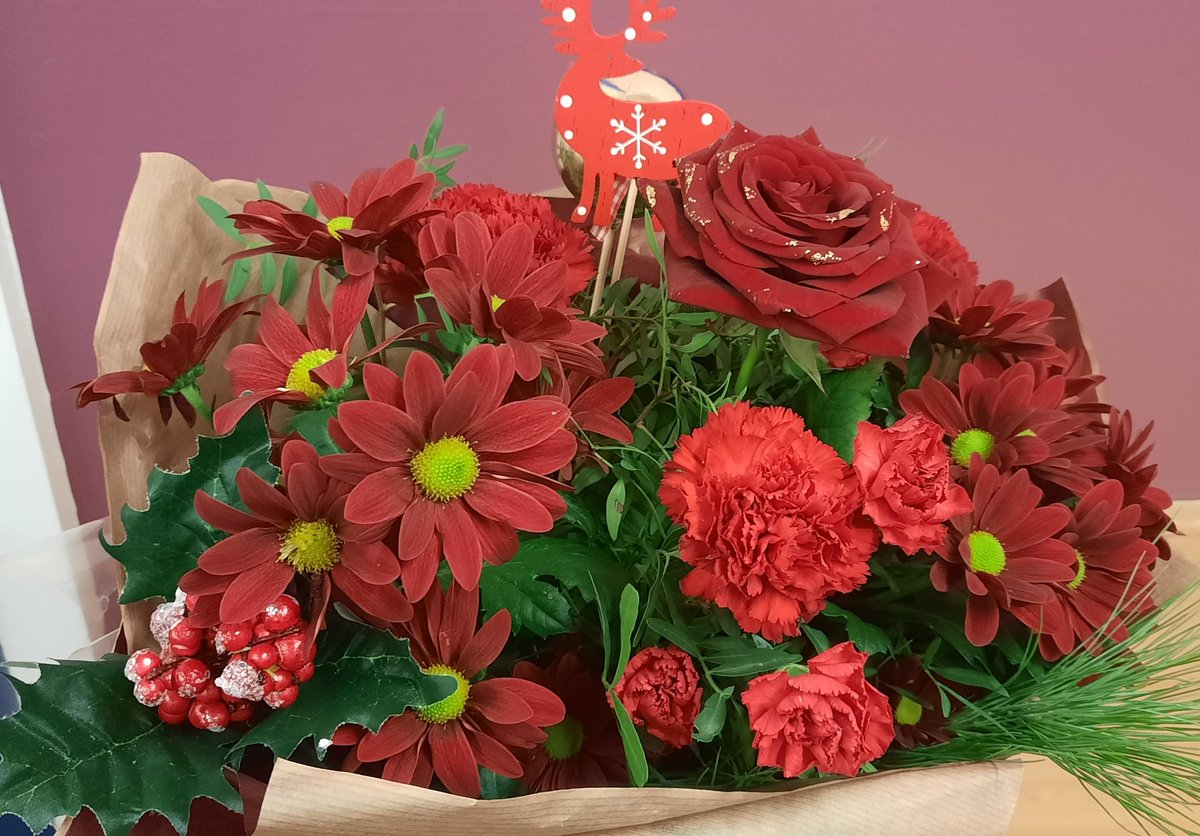 MissScrubyNHP's tweet image. Year 2 have been doing some wonderful observational drawing based on Van Gogh. We thought about our tone and used a variety of techniques to shade in our work. #VanGogh #observationaldrawing #tone #art #year2