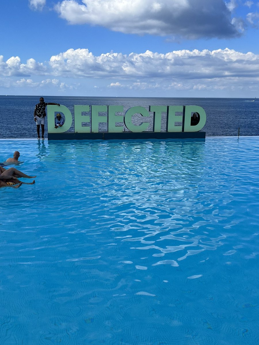Premier_Sound's tweet photo. Get us back to Malta ASAP #DEFECTEDMALTA #DEFECTED @DefectedRecords 🎉🔥 https://t.co/1z0XDm31Ti