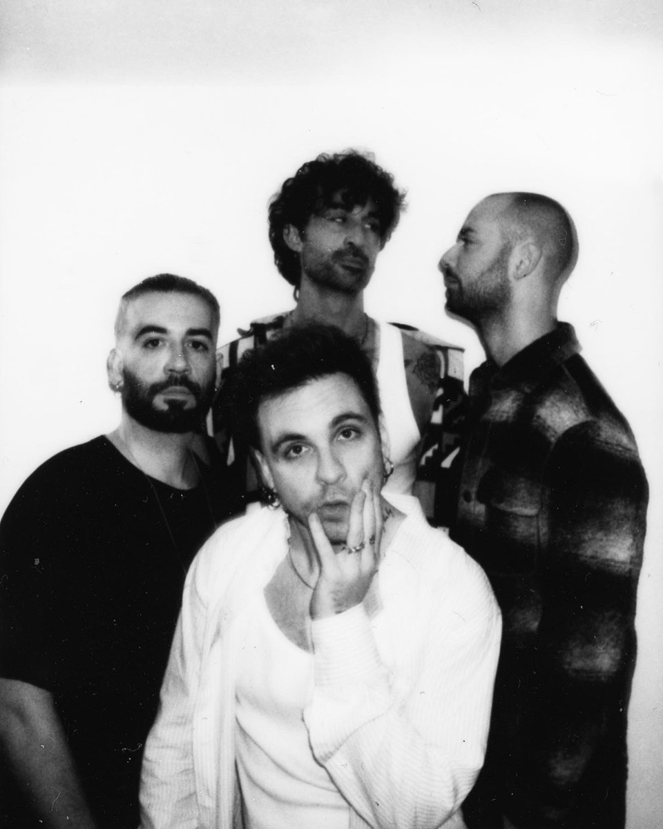 “TUTA SPAZIALE”  il nostro nuovo singolo fuori venerdì 16.12.22 🪐