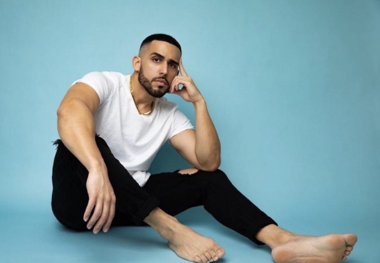 Sexy Men Sexy Feet on Twitter: "Sexy man with sexy feet #Sexymensexyfeet #lovemensfeet #mensfeet