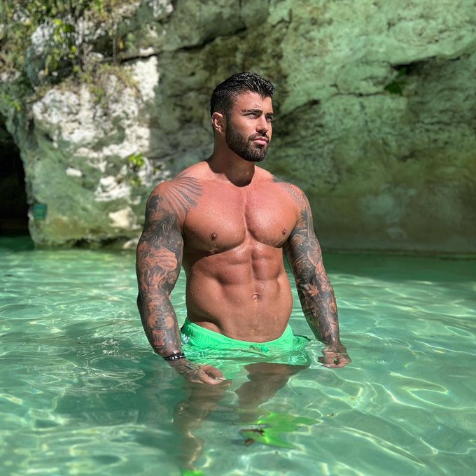 PAPI CHULO 🌞  https://t.co/HscRjraObX https://t.co/NyGuJt7Qcv