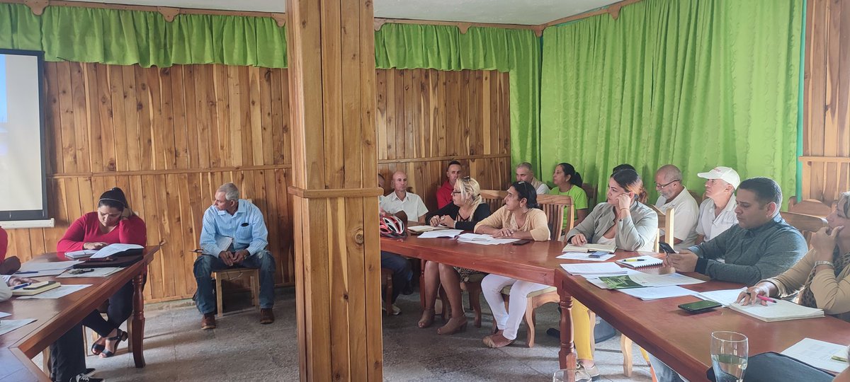 DaMa_Gallardo (@dama_gallardo) on Twitter photo Se presenta en el Consejo de la Administración el Modelo de Ordenamiento Ambiental de #Viñales <a href="/ECOVALOR4/">ECOVALOR</a> cumple la primera etapa, ahora trabajar en la implementación de los resultados. <a href="/RubenRamosPR/">Rubén Ramos Moreno</a> <a href="/YamileRamosCord/">Yamilé Ramos Cordero</a> <a href="/AylemHernandez/">Aylem Hernández Avila</a> <a href="/CitmaRio/">Delegacion Citma Pinar del Río</a> Se presenta en el Consejo de la Administración el Modelo de Ordenamiento Ambiental de #Viñales <a href="/ECOVALOR4/">ECOVALOR</a> cumple la primera etapa, ahora trabajar en la implementación de los resultados. <a href="/RubenRamosPR/">Rubén Ramos Moreno</a> <a href="/YamileRamosCord/">Yamilé Ramos Cordero</a> <a href="/AylemHernandez/">Aylem Hernández Avila</a> <a href="/CitmaRio/">Delegacion Citma Pinar del Río</a>