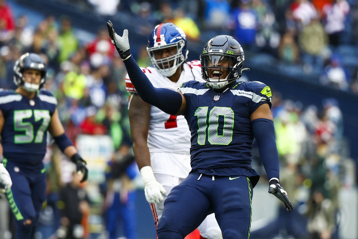 nwosuszn's tweet photo. #Seahawks fans, it's time to send our guys to the Pro Bowl.
#ProBowlVote @UchennaN_42 
#ProBowlVote @_Tariqwoolen 
#ProBowlVote @GenoSmith3 
#ProBowlVote #JordynBrooks
#ProBowlVote @dkm14 
#ProBowlVote @TDLockett12 
#ProBowlVote @Kenneth_Walker9 
#ProBowlVote @JayMy_31 https://t.co/jsYdl5IOAF