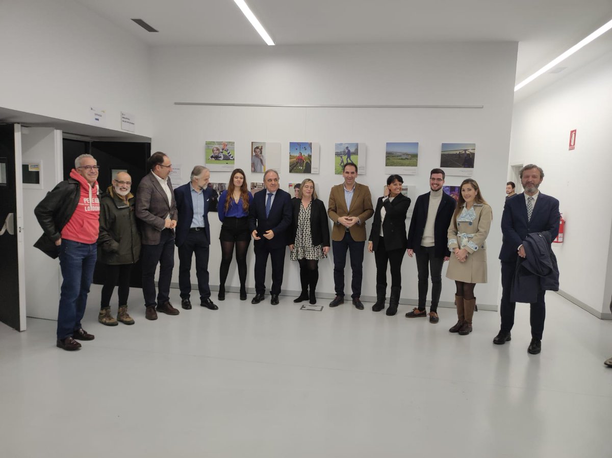 AutismoCyL (@autismocyl) on Twitter photo <a href="/RosaLunaPonfe/">Rosa Luna</a>, gerente de <a href="/AutismoCyL/">AutismoCyL</a> inaugura la 5⃣ parada del Tour Itinerante de la Exposición Fotografía 📸"Un feliz viaje por la vida" en <a href="/LecracPalencia/">LECRAC PALENCIA</a>
<a href="/Cortes_CYL/">Cortes de Castilla y León</a>; <a href="/jcyl/">Junta de Castilla y León</a>; <a href="/autispal/">Autismo Palencia</a>; <a href="/Palenciaayto/">Ayuntamiento de Palencia</a>; <a href="/diputacionPalen/">Diputación de Palencia</a> <a href="/RosaLunaPonfe/">Rosa Luna</a>, gerente de <a href="/AutismoCyL/">AutismoCyL</a> inaugura la 5⃣ parada del Tour Itinerante de la Exposición Fotografía 📸"Un feliz viaje por la vida" en <a href="/LecracPalencia/">LECRAC PALENCIA</a>
<a href="/Cortes_CYL/">Cortes de Castilla y León</a>; <a href="/jcyl/">Junta de Castilla y León</a>; <a href="/autispal/">Autismo Palencia</a>; <a href="/Palenciaayto/">Ayuntamiento de Palencia</a>; <a href="/diputacionPalen/">Diputación de Palencia</a>