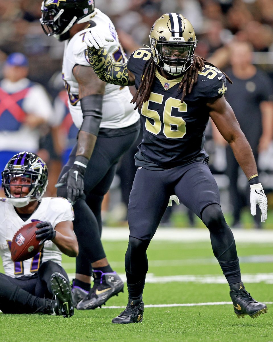 Saints's tweet photo. RT RT RT to send our dawgs in the middle to the Pro Bowl‼️

⚜️ Kaden Elliss at 4️⃣
⚜️ Demario Davis at 8️⃣

#ProBowlVote https://t.co/HOb5Ba2gZo