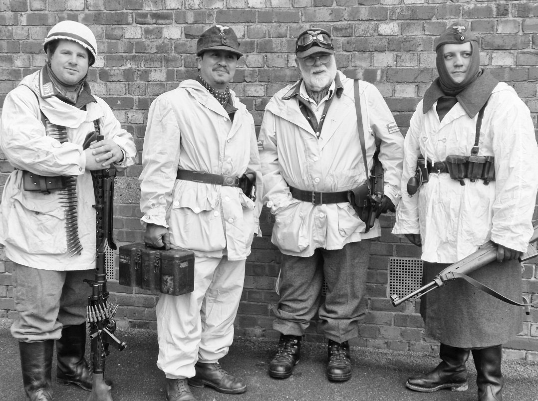JasonJo16253734's tweet photo. Group shots of us , the Fallschirmjäger 3rd regiment 2nd kompanie 1FJD
🚫 NON POLITICAL 🚫
#Fallschirmjäger #luftwaffe #reenacters #reenacter #reenactmentww2 #ww2reenactment #blackandwhitephotography https://t.co/WRQzsCJ2Nn