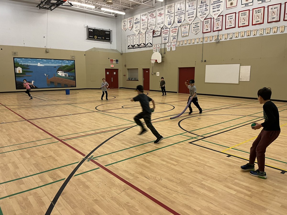 KRLGilbert's tweet photo. Day 6 of Active Countdown to Christmas! @schoolsportsnl @SWATigers https://t.co/WsiKQVUVo0