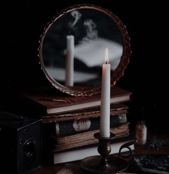 IncenseAndMagic's tweet photo. ㅤ
ㅤㅤ ────┈ 𝗦𝗘  𝗕𝗨𝗦𝗖𝗔
﹙⌕﹚

ㅤㅤㅤ ❛ 𝗘𝗟 𝗩𝗔𝗠𝗣𝗜𝗥𝗢 ❜ 
ㅤ▢；+30 años aparentes
ㅤ▢；Miembro de Prodigium
ㅤ▢；Personaje fem o masc

──── 𝖱𝖳﹢𝖬𝖦ㅤㅤ 𓂃 +𝙸𝙽𝙵𝙾 𝙼𝙳 https://t.co/zyJw2CUHM5