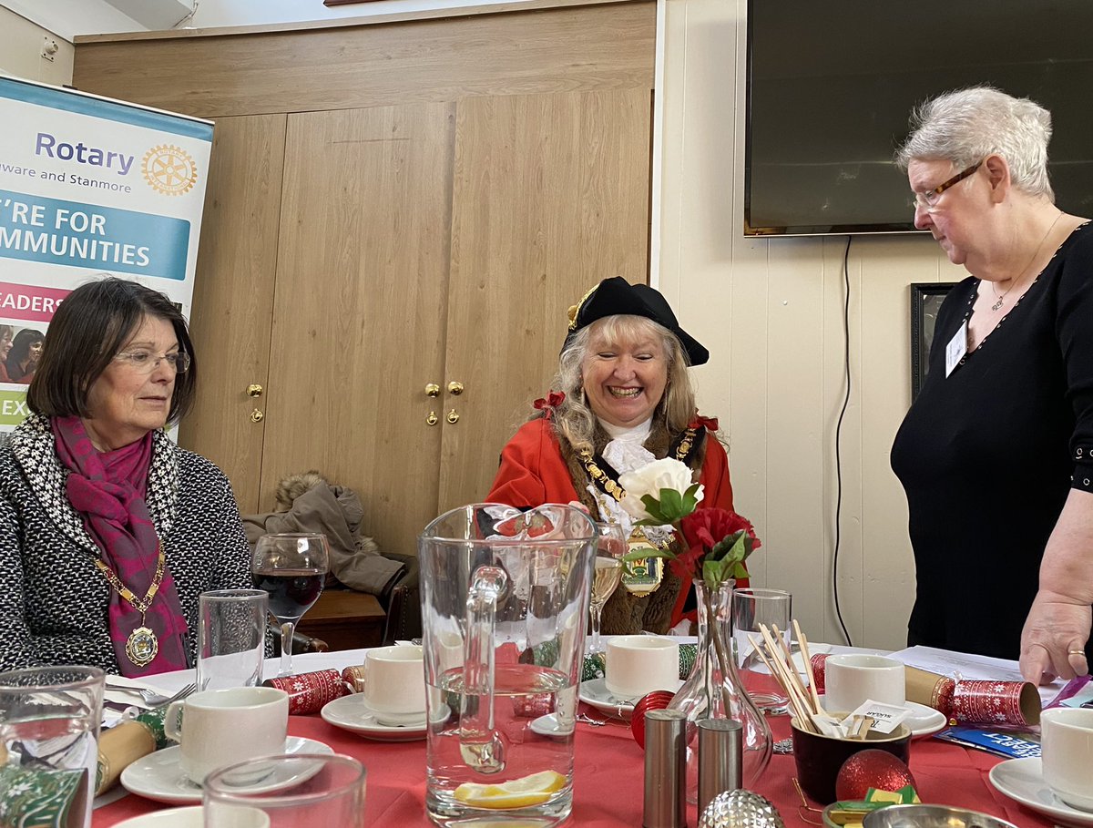 Danielle Benson tweet media