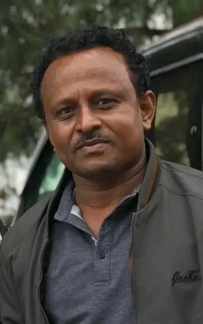geda_uraga's tweet photo. #Free_Guma_Sekata
#Gumaan laabararii guddaa oromooti  Beekaa ofii hangaa madalaa isaa hin beekan . 
 Hayyuu .nama hubataa fi xiinxallaa  gameessa nama  ..
  -Bara beekaan walalaa ta'e
 -Walalaan beekaa ta'ee
- Abiddaa dhaamotaa
-Bishaantuu dheebotaa
-Bara namni argaa walii quufe https://t.co/B8fBxjTs8L