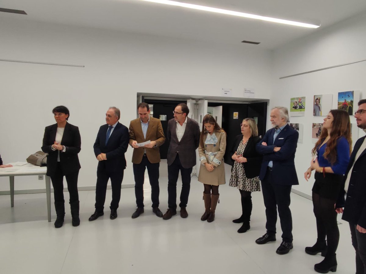 AutismoCyL (@autismocyl) on Twitter photo .<a href="/RosaLunaPonfe/">Rosa Luna</a>, gerente <a href="/AutismoCyL/">AutismoCyL</a> inaugura la 5⃣ parada del Tour Itinerante de la Exposición Fotografía 📸"Un feliz viaje por la vida" en <a href="/LecracPalencia/">LECRAC PALENCIA</a>
<a href="/Cortes_CYL/">Cortes de Castilla y León</a>; <a href="/jcyl/">Junta de Castilla y León</a>; <a href="/autispal/">Autismo Palencia</a>; <a href="/PalenciaAyto/">Ayuntamiento de Palencia</a>; <a href="/diputacionPalen/">Diputación de Palencia</a> .<a href="/RosaLunaPonfe/">Rosa Luna</a>, gerente <a href="/AutismoCyL/">AutismoCyL</a> inaugura la 5⃣ parada del Tour Itinerante de la Exposición Fotografía 📸"Un feliz viaje por la vida" en <a href="/LecracPalencia/">LECRAC PALENCIA</a>
<a href="/Cortes_CYL/">Cortes de Castilla y León</a>; <a href="/jcyl/">Junta de Castilla y León</a>; <a href="/autispal/">Autismo Palencia</a>; <a href="/PalenciaAyto/">Ayuntamiento de Palencia</a>; <a href="/diputacionPalen/">Diputación de Palencia</a>