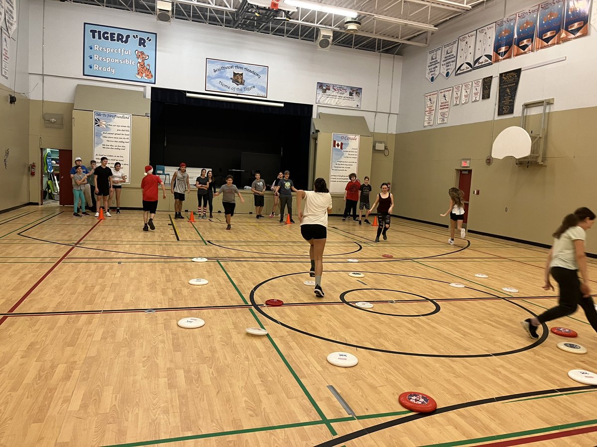 KRLGilbert's tweet photo. Day 3 of Active Countdown to Christmas! @schoolsportsnl @SWATigers https://t.co/r6RzhgTEDd
